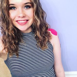 Meet your Posher, Brooke